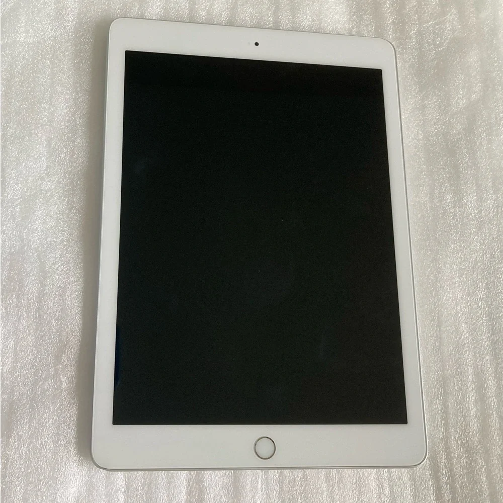 Apple iPad 9.7 6th Gen Tablet (A1893) - Picture 2 of 4